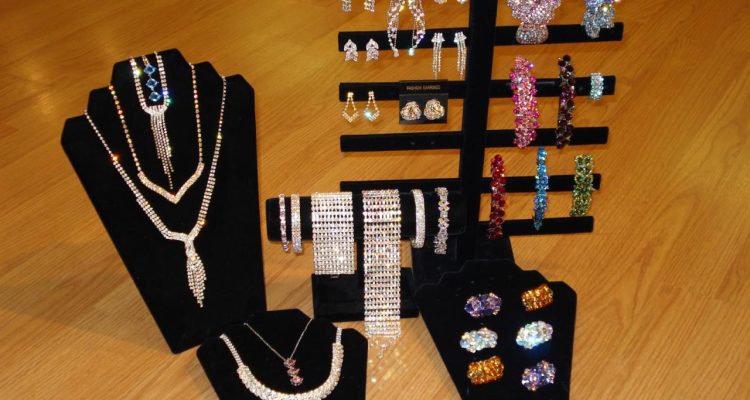 Accessories Going Mainstream Through Celebrity Influence