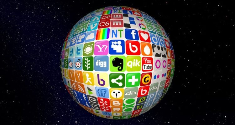 How Social Media is Transforming the Accessories Market